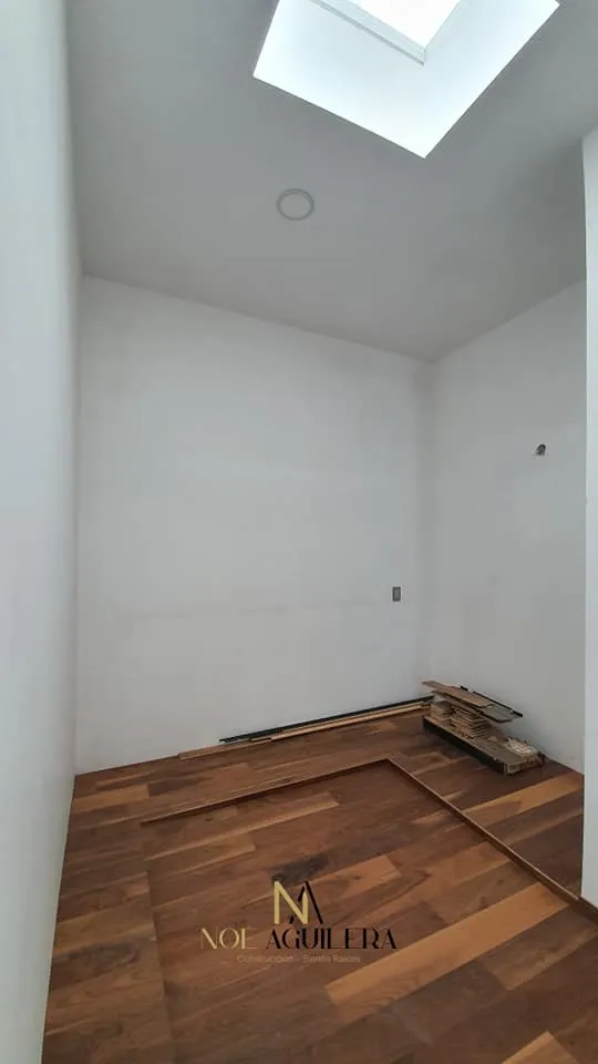 Bonita Casa estilo Moderno de 2 plantas completamente remodelada imagen 2