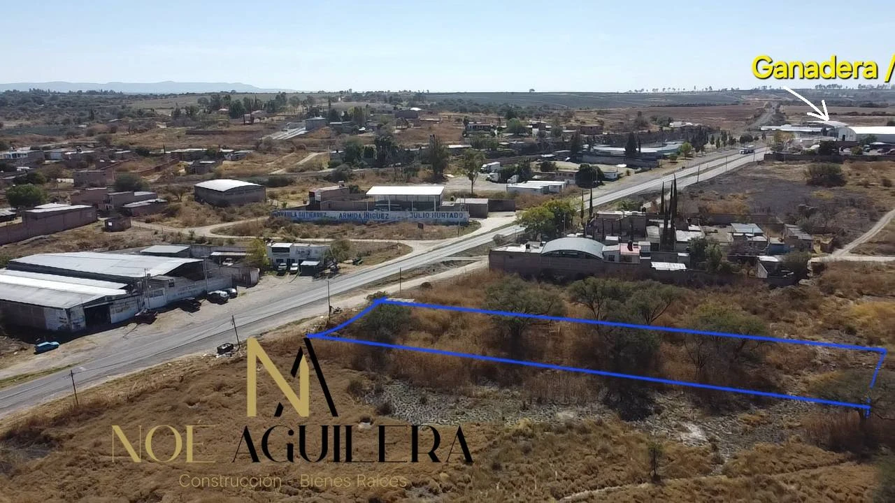 Terrenos sobre libramiento a pocos metros del cruceo a Santa Maria imagen 2