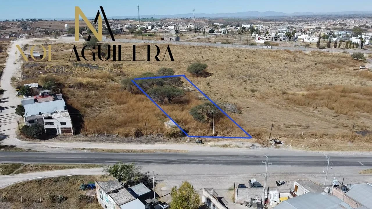 Terrenos sobre libramiento a pocos metros del cruceo a Santa Maria imagen 3