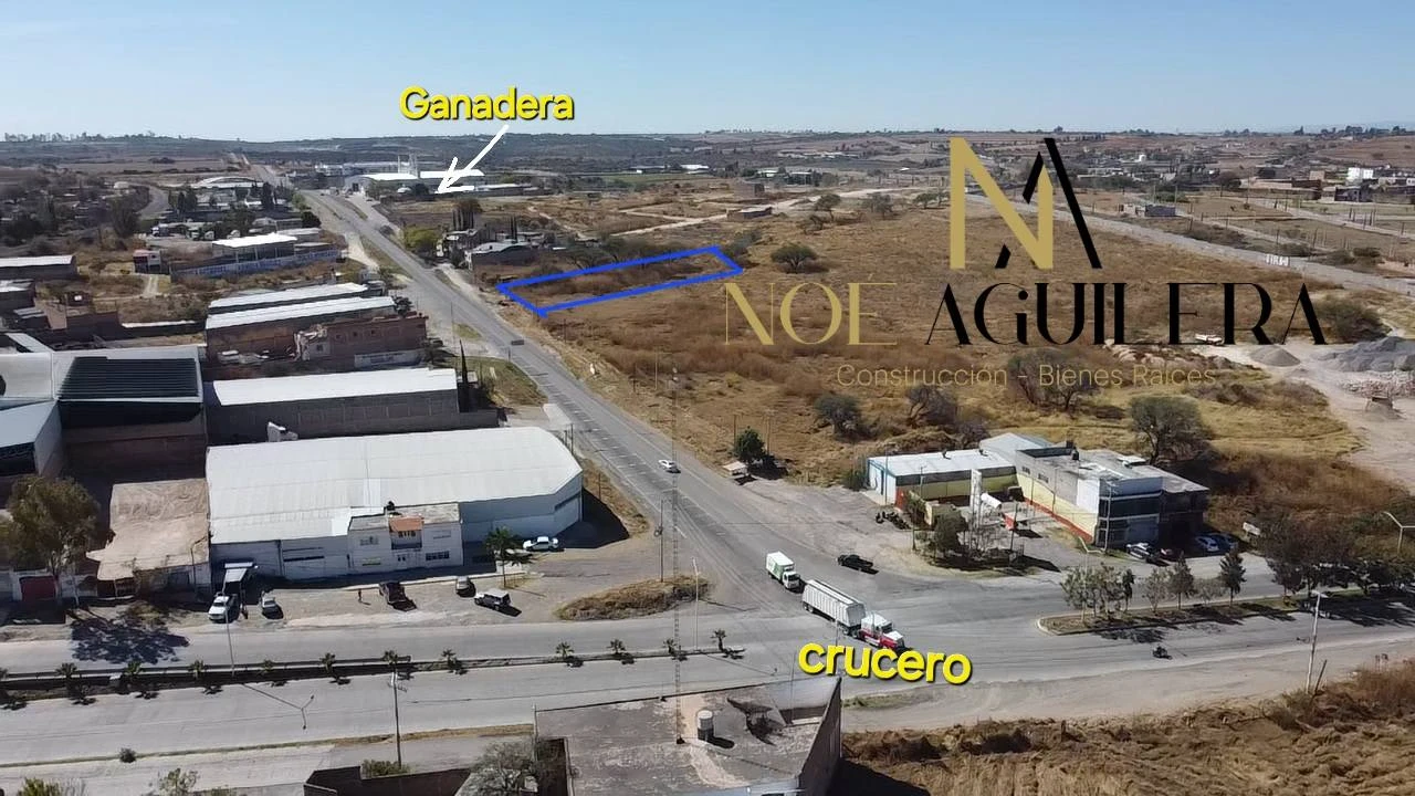 Terrenos sobre libramiento a pocos metros del cruceo a Santa Maria imagen 5