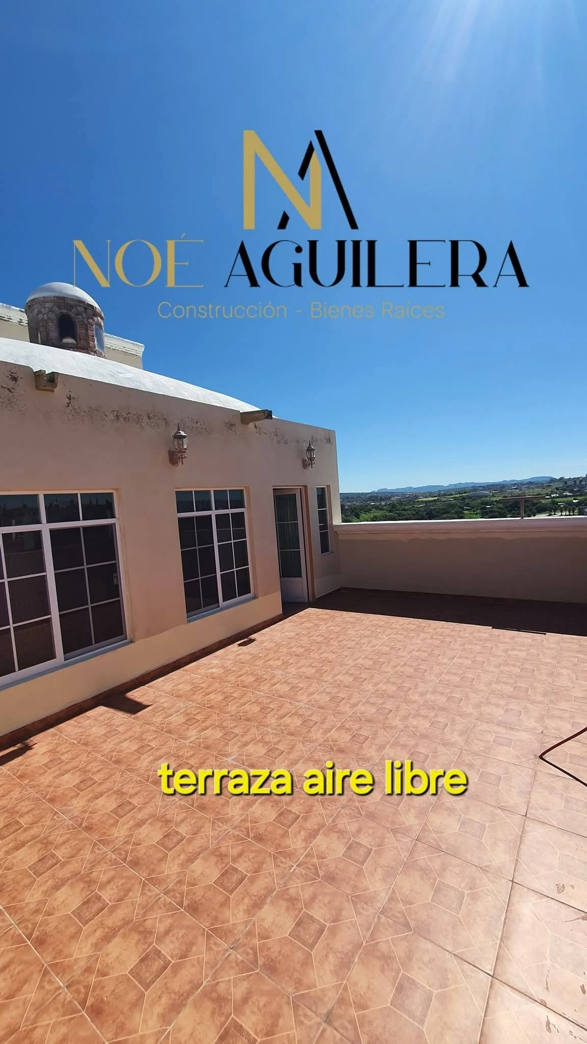 Casa con terraza grande y vista panoramica imagen 3