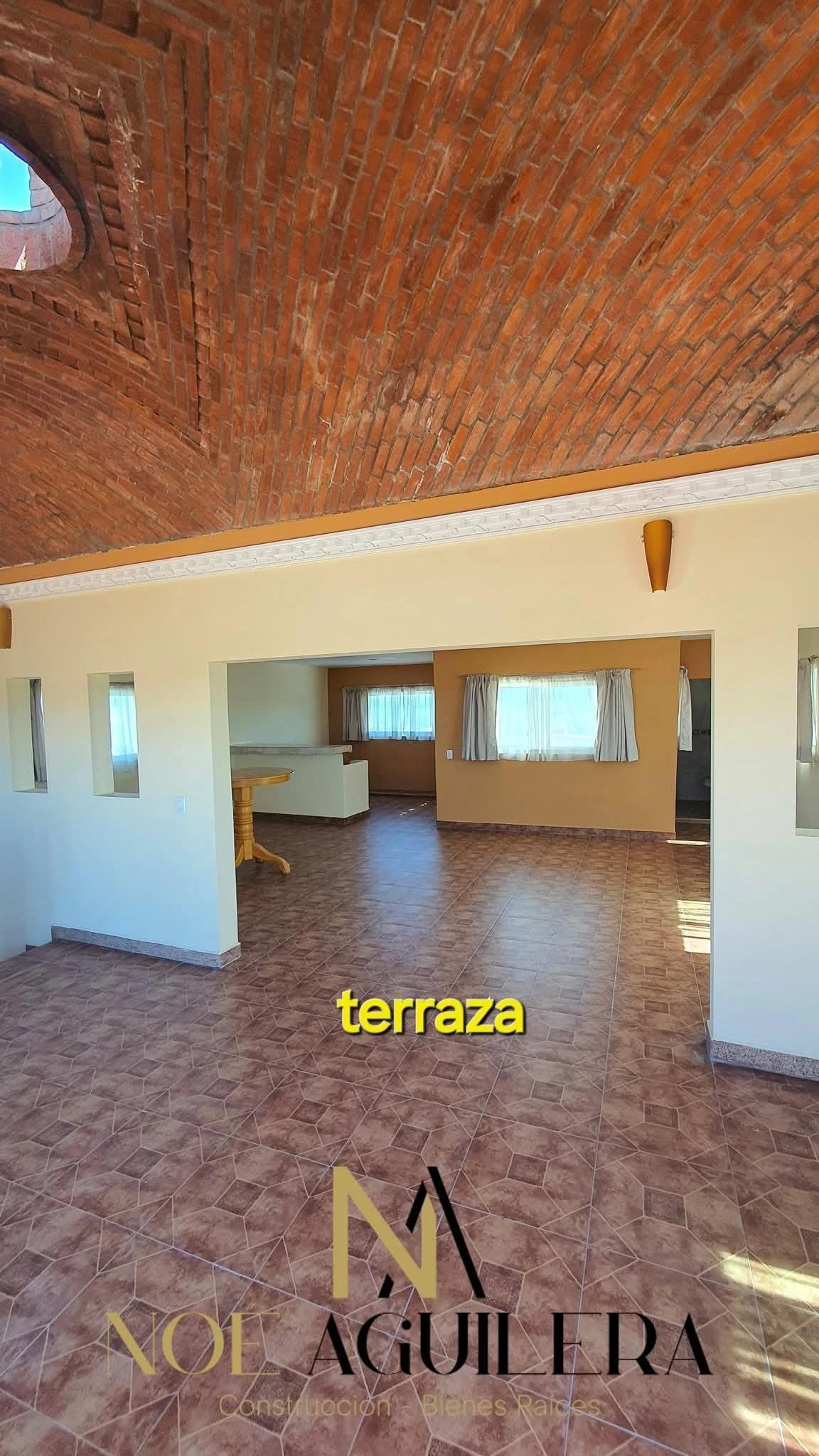 Casa con terraza grande y vista panoramica imagen 6