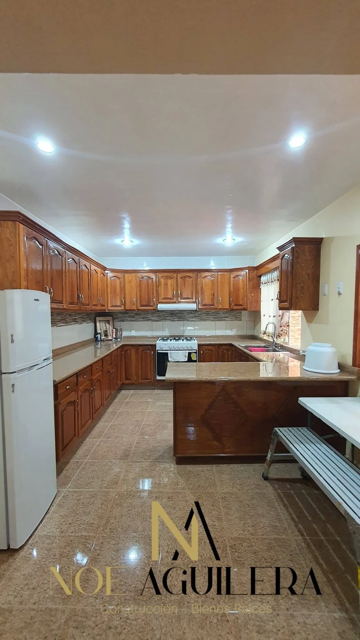 Casa con terraza grande y vista panoramica imagen 16