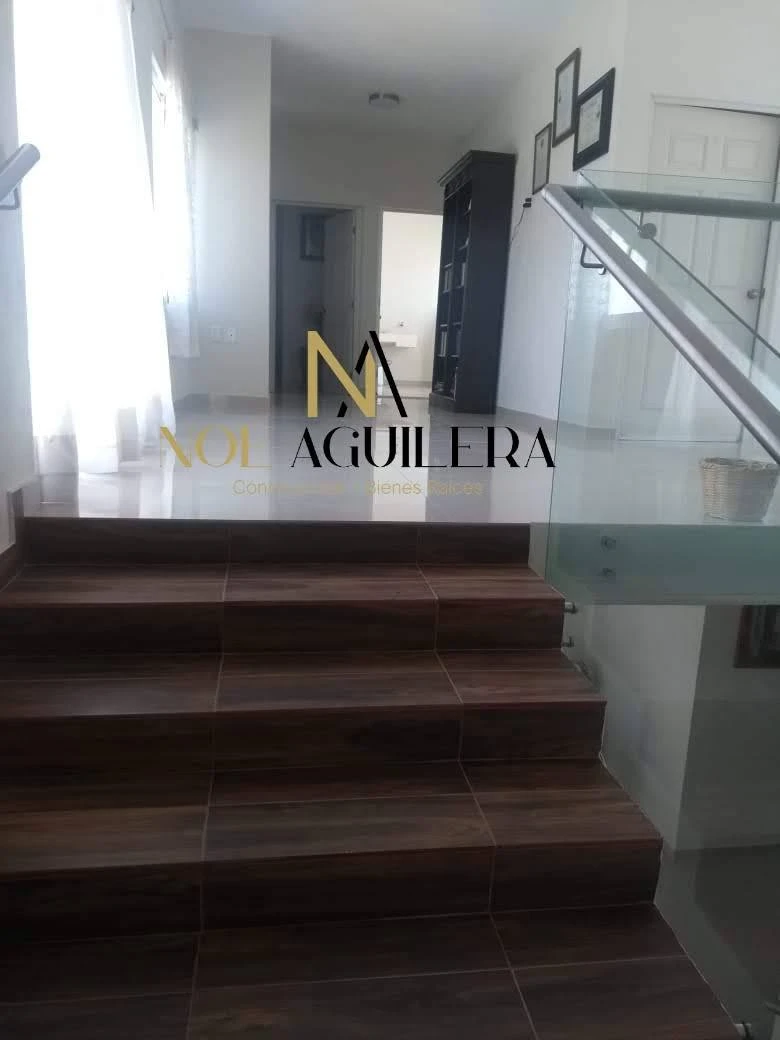 Casa blanca grande y bonita en venta imagen 8