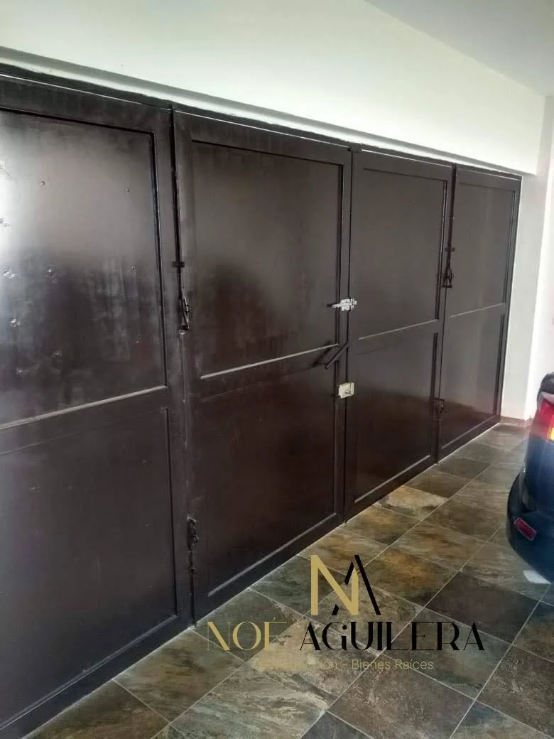 Casa blanca grande y bonita en venta imagen 10