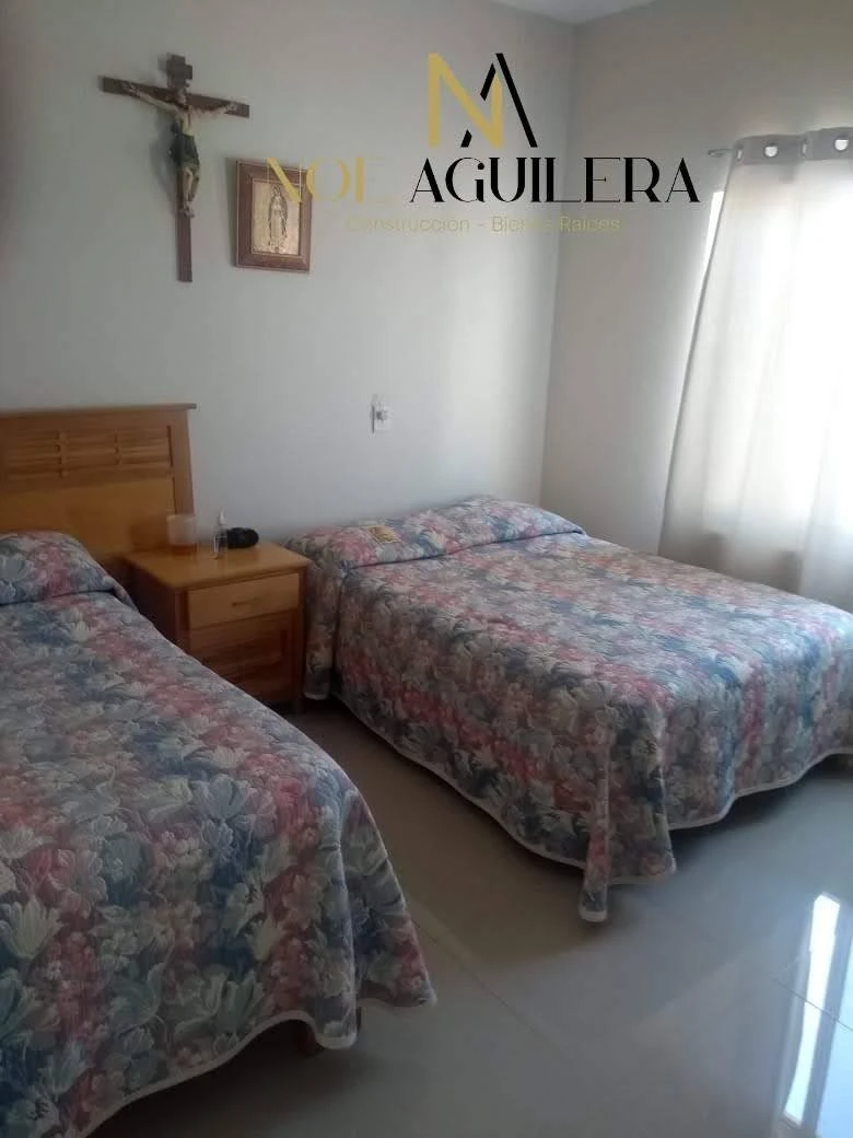 Casa blanca grande y bonita en venta imagen 12