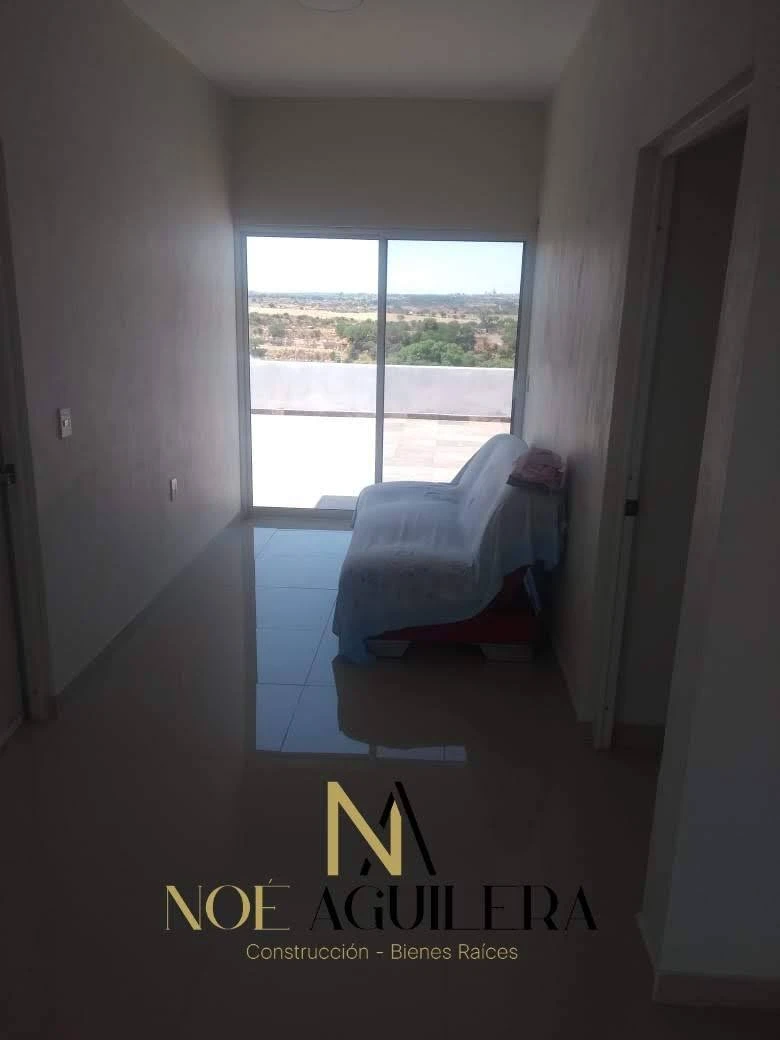 Casa blanca grande y bonita en venta imagen 13