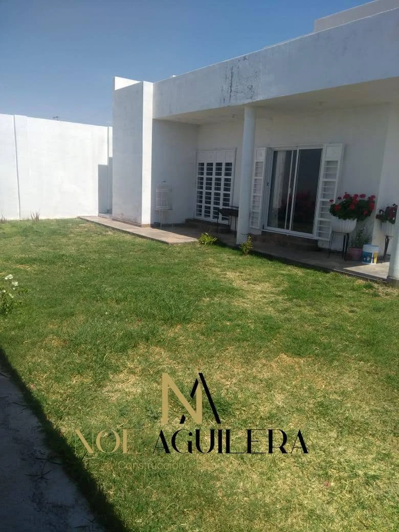 Casa blanca grande y bonita en venta imagen 15