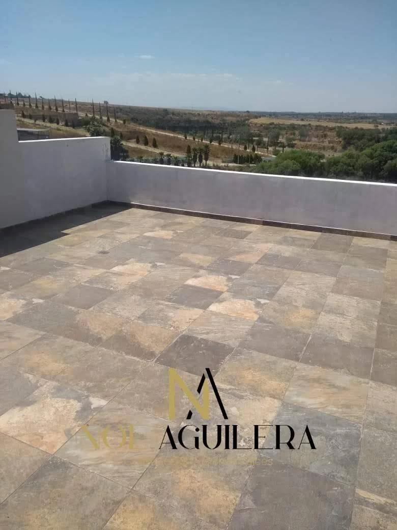 Casa blanca grande y bonita en venta imagen 16