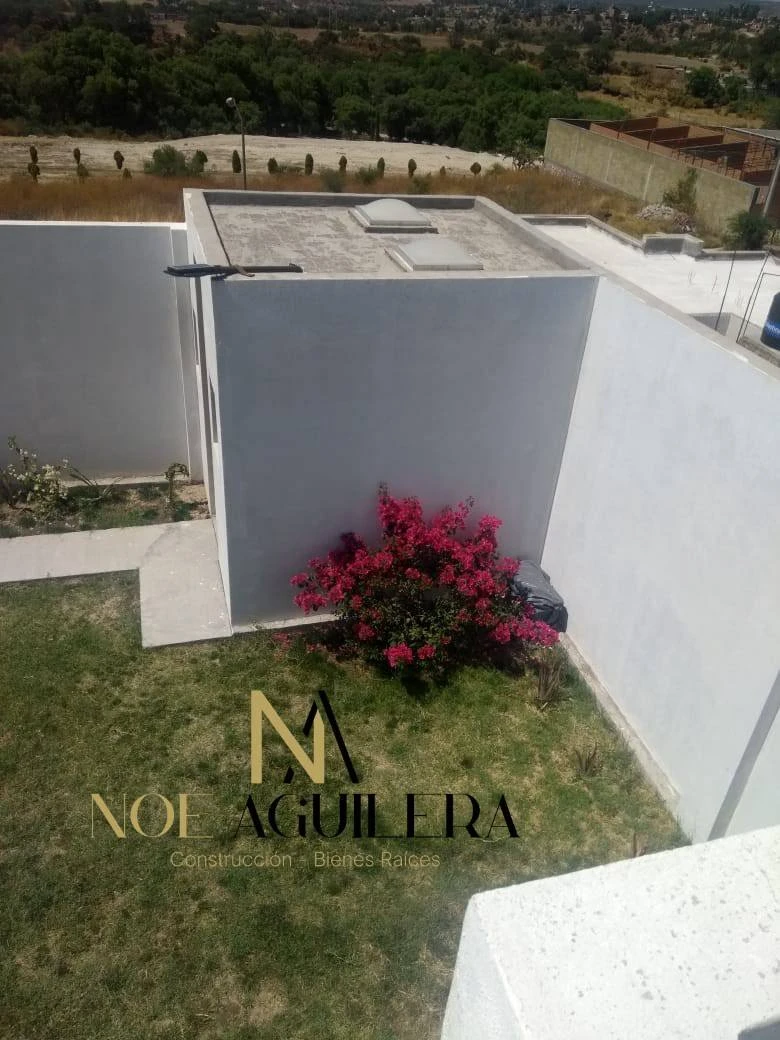 Casa blanca grande y bonita en venta imagen 18