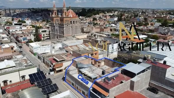 Casa en esquina, local comercial y cochera grande imagen 11