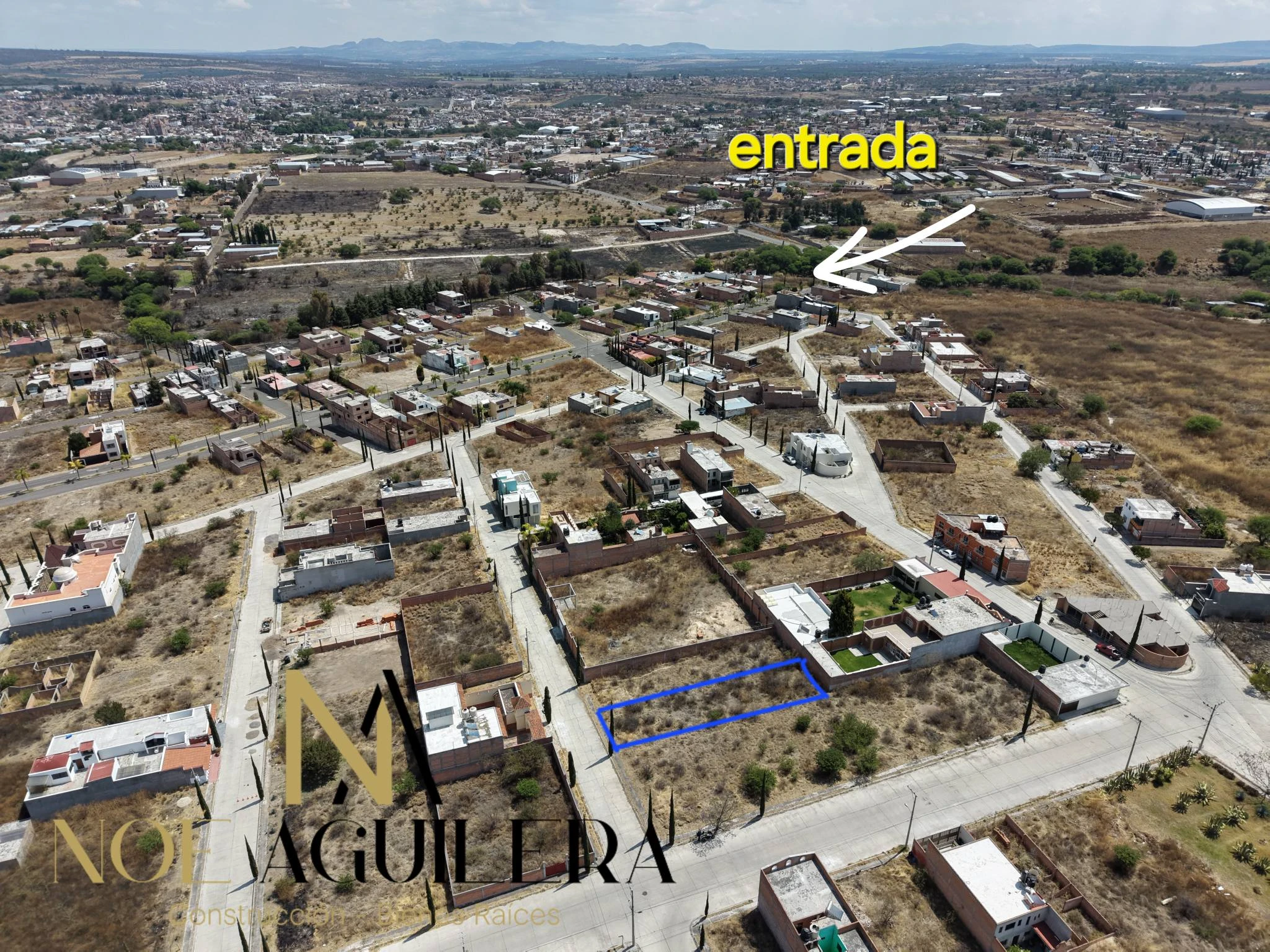 Terreno en residencial las villas cerca de entrada a fraccionamiento imagen 1