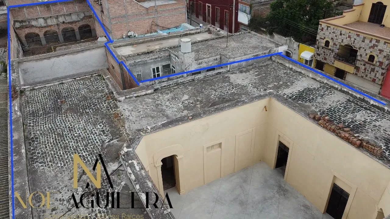 CASA ANTIGUA EN LA MEJOR ESQUINA COMERCIAL, imagen 12